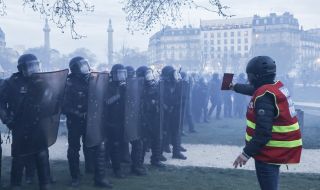 Участие на чуждестранни вандали в бунтовете срещу пенсионната реформа