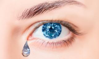 Момиче плаче с кристални сълзи (ВИДЕО + СНИМКИ)