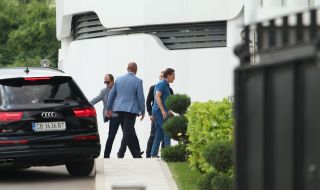 Два месеца по-късно Изпълкомът на БФС се събира за първото си заседание