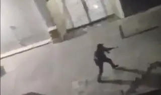 Стрелба край президентския дворец в Каракас! ВИДЕО