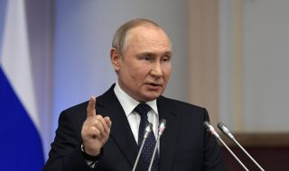 Адолф Путин се е самозабравил като всесилен самодържец на православен емират с ядрени ракети 