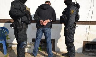 Арестуваха петима за &quot;пране&quot; на 900 000 евро