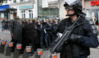 Фалшива тревога вдигна на крак френските спецчасти (Видео)