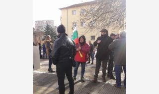 Собственици на заведения и спортни обекти протестираха в Перник