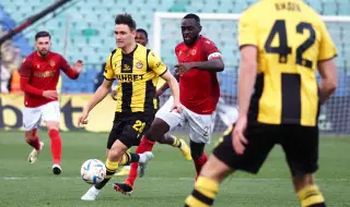 Шалке 04 води преговори за български халф