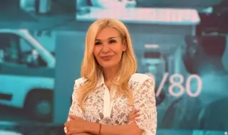 Гала показа първа СНИМКА с второто си внуче
