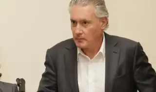 Домусчиев предупреди: Влизаме в дългова и инфлационна спирала, производството спада
