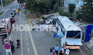 Двама полицаи загинаха при катастрофа в Бургас