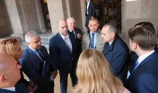 Отлагат внасянето на бюджета в НС и заседанието на Националния съвет за тристранно сътрудничество