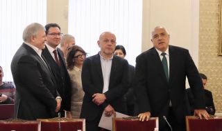 Политолог: Гледаме сапунен сериал, има годеж, но никой не знае дали ще има сключен брак