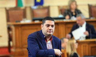Депутат от ГЕРБ-СДС заложи пет лева за следващия председател на ЦИК