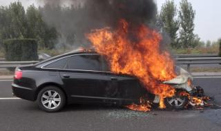 Шофьор се вряза в тълпа. Полицията го ликвидира