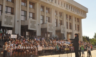 Стотици пяха химна в Бургас