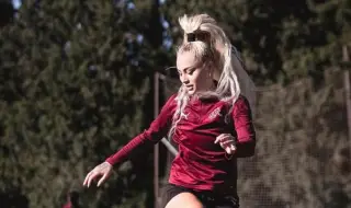 Най-сексапилната футболистка в света ще носи олимпийския огън