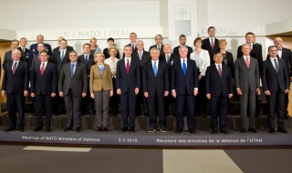 НАТО обяви създаването на център в България и в още пет страни