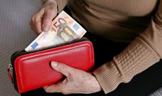 Бедните българи плащат по-високи данъци от бедните германци