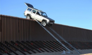Да прескочиш границата на САЩ с Jeep - (Видео)