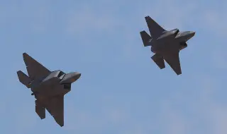 Нарежението не се понижава! Пентагонът изпраща спешно изтребители F-22 и F-16 в Близкия изток