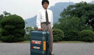 Автомобил, побиращ се в куфар или за една технология на Mazda от 90-те