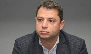 Делян Добрев ще съди Илиян Василев