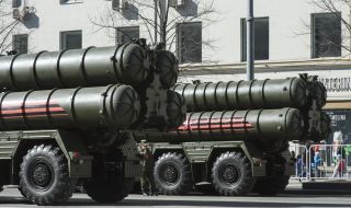 Кремъл се опитва да мобилизира военната промишленост