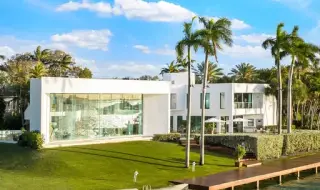 Продават нарко имението на Ал Пачино от филма "Белязаният" за $237 милиона