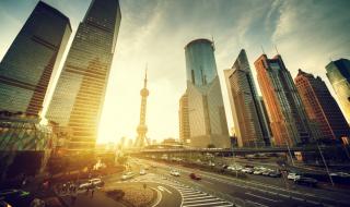 Дете падна от 26-ия етаж и оцеля (ВИДЕО)