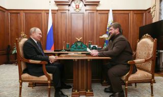 Медведев и Кадиров взеха страната на Путин