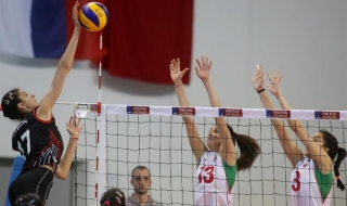 Поредна загуба за момичетата ни на Евроволей