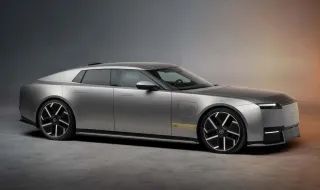 Jaguar разкри колата, която раздели феновете на две