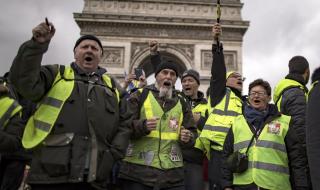 Жълти жилетки грабят магазини в Париж