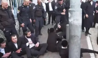 Израелски полицаи се сблъскаха с еврейски поклонници 
