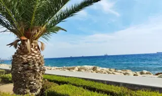 "Самолетоносач" по морските пътища на Суец - Източното Средиземноморие