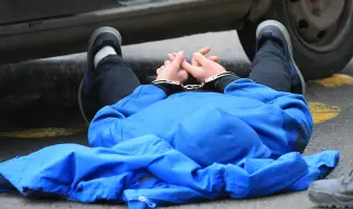 Арестуваха съдия при мащабна полицейска операция, откриха 250 000 евро в дома му 