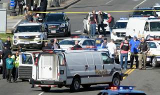 Изстрели във Вашингтон! Жена се опита да прегази полицаи