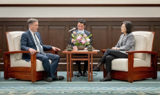 Тайван задълбочава връзките си със САЩ