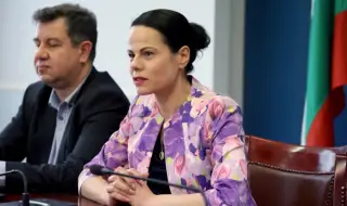 Министърът на здравеопазването се срещна с РЗИ-тата в страната заради комарите