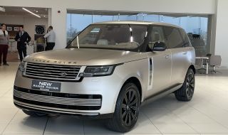 Два специални Range Rover-а с цена от 1 млн. лева „кацнаха“ в България (ВИДЕО)