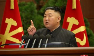 Северна Корея е в тежка криза, Ким Чен Ун уволнява и наказва