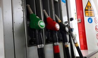 Шофьор на джип заспа на АМ "Тракия", вряза се в бензиностанция