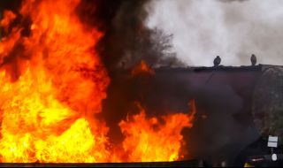 Цистерна се взриви на бензиностанция във Враца