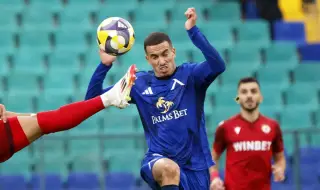 В Алжир пак хвалят звезда на Левски