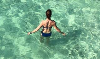 Вижте тези горещи СНИМКИ! Ще повярвате ли, че е на 52?