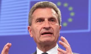 Еврокомисар удря рамо на ДВГ в ЕС