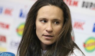Станилия Стаменова спира с кануто след края на Олимпийските игри