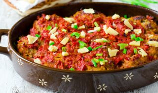 Рецепта за вечеря: Свинско с пикантен доматен сос