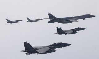 Демонстрация на сила! Южна Корея и САЩ проведоха военновъздушни учения след изстрелването на балистична ракета от Пхенян