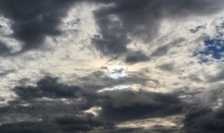 Мрачно и облачно във вторник