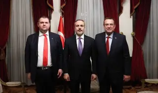 Турският външен министър се срещна с Делян Пеевски и Джевдет Чакъров
