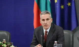 Служебният премиер обясни защо държавната помощ за гориво е 20 евро